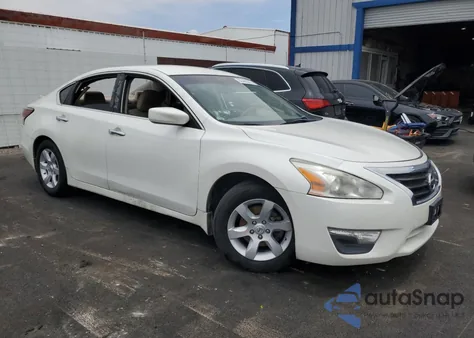 2015 Nissan Altima 2.5 from USA, damaged, VIN 1N4AL3AP6FN335094